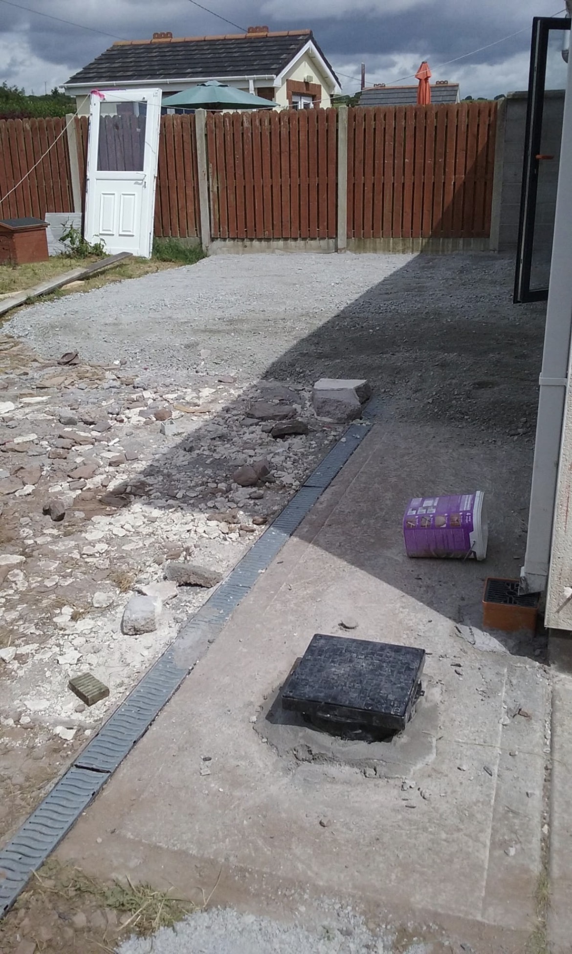 Rubbish Removal project by Hillview Landscapes